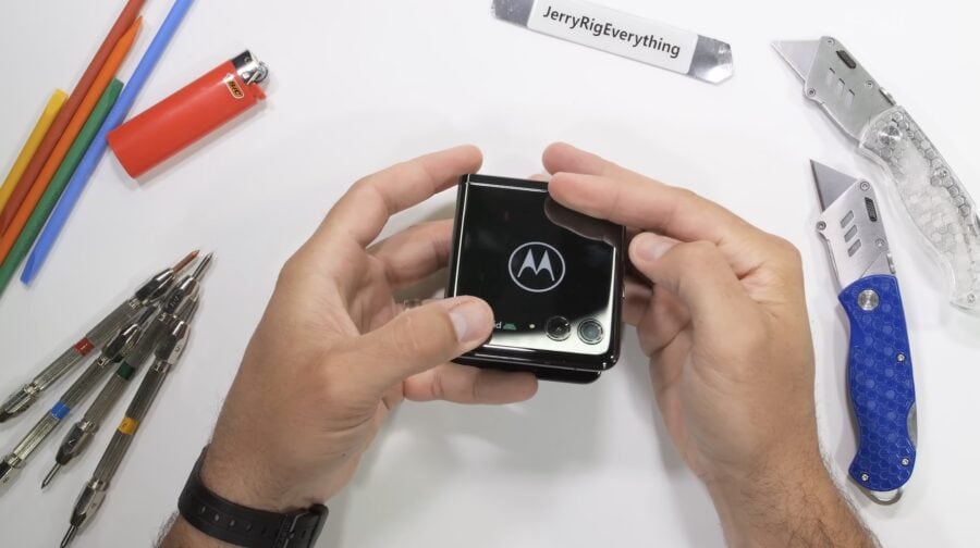 Another crash test showed what the Motorola Razr 40 Ultra can (and cannot) withstand