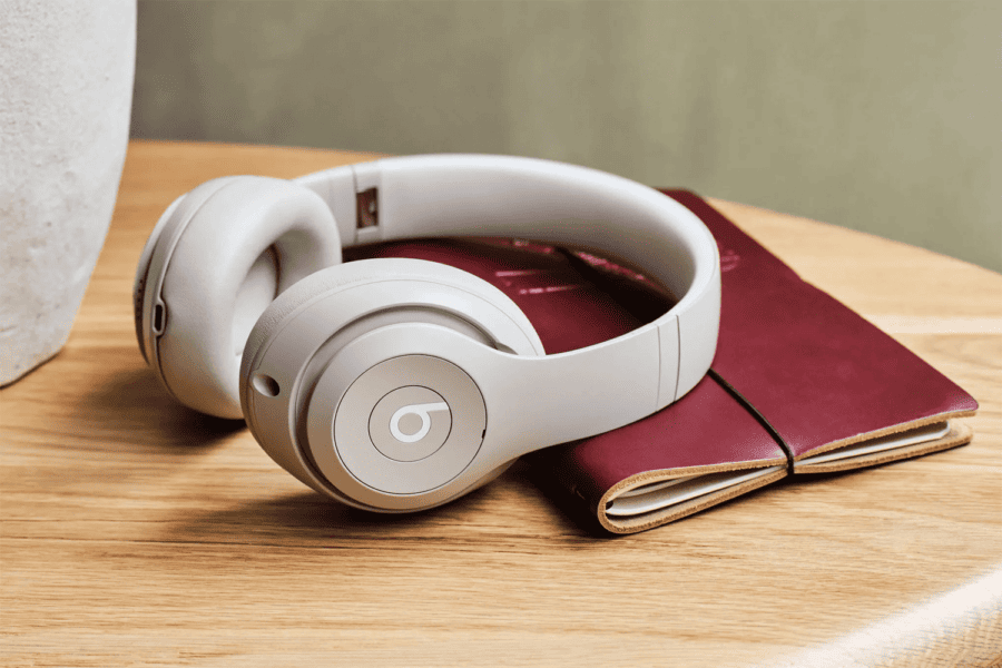 Beats presented the new Studio Pro flagship headphones