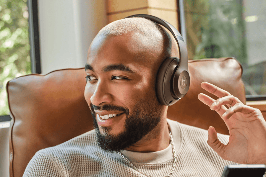 Beats presented the new Studio Pro flagship headphones