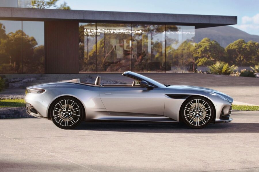 Beauty for Tuesday: the Aston Martin DB12 Volante convertible is presented