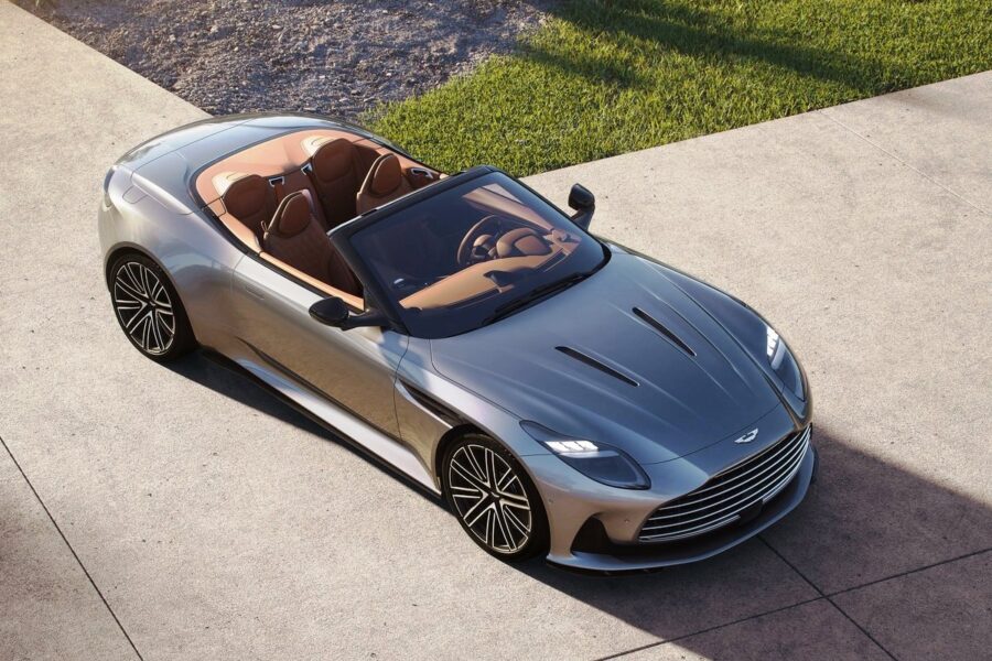 Краса на вівторок: представлено кабріолет Aston Martin DB12 Volante
