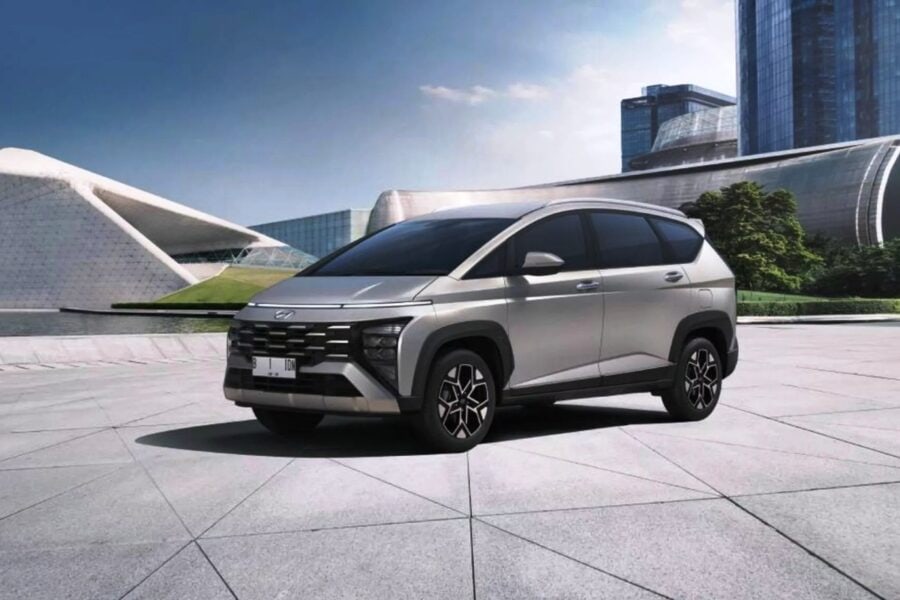 Hyundai Stargazer X - a compact minivan with hints of a crossover - is presented