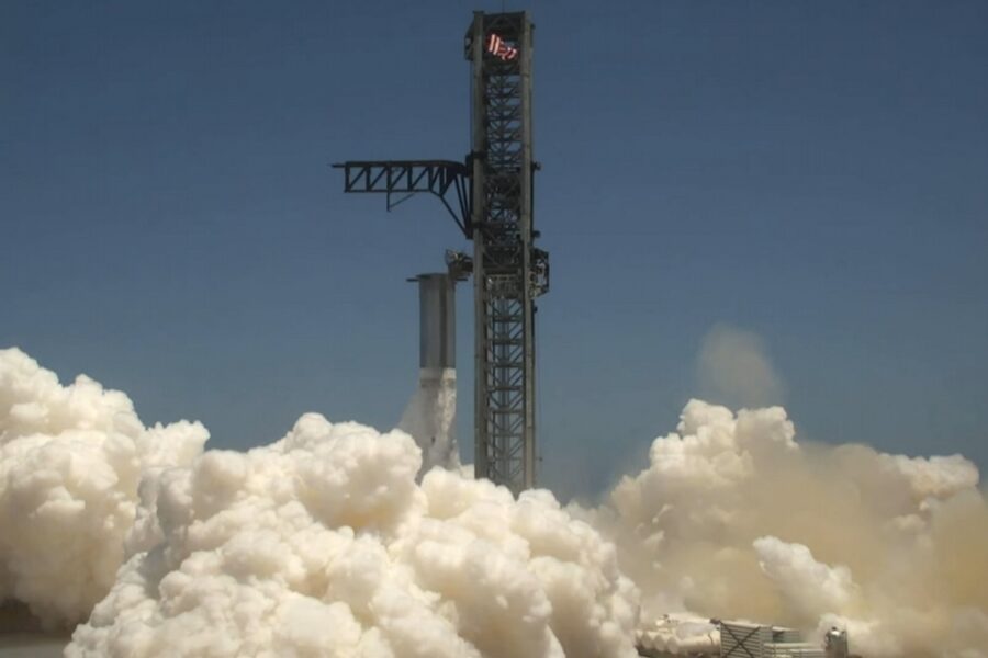 SpaceX провела статичні вогняні випробування нового бустера Starship Super Heavy