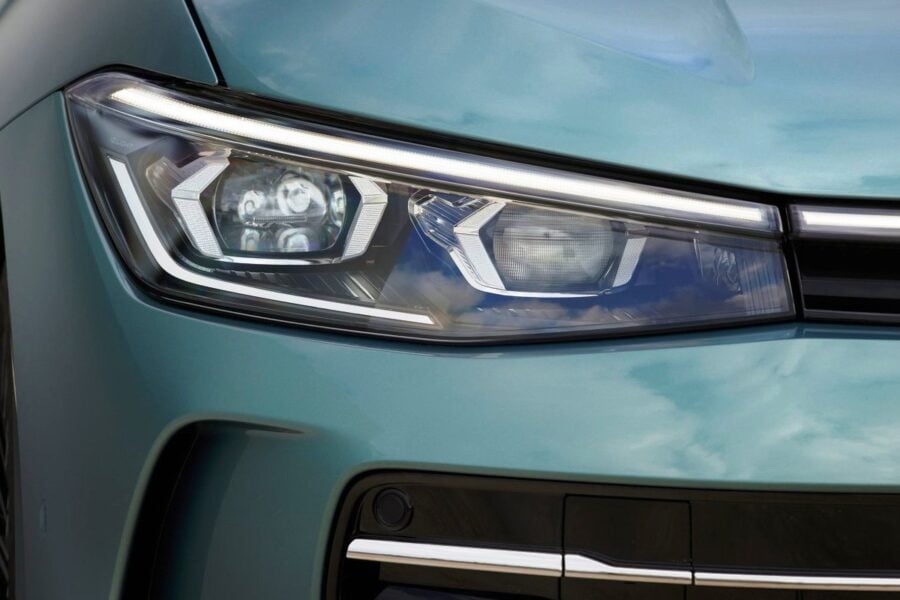 Зустрічаємо новий Volkswagen Passat Variant: з чим прийшов?