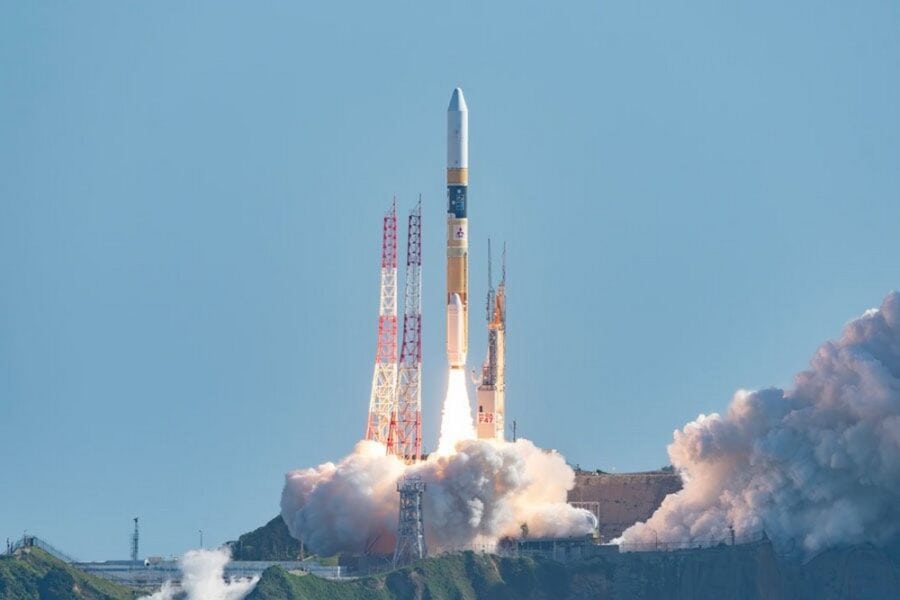 Japanese space agency launches smart SLIM mission to the Moon