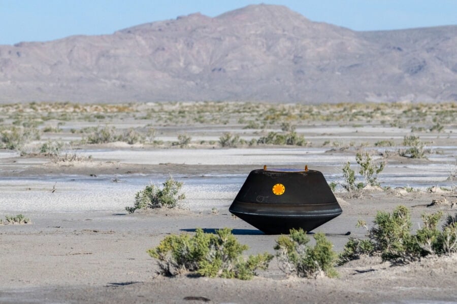 Зонд NASA успішно доставив на Землю капсулу зі зразками ґрунту з астероїда Бенну