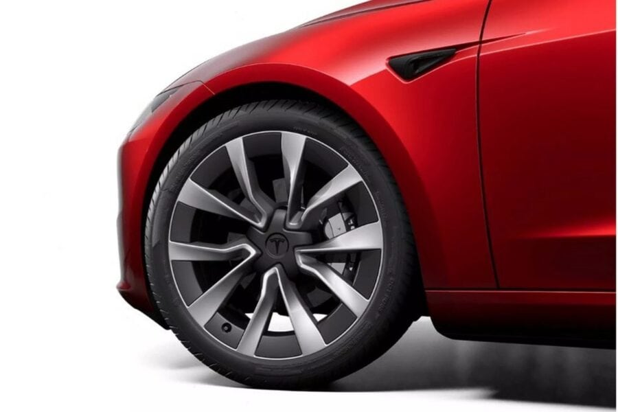 Представлено оновлений електромобіль Tesla Model 3