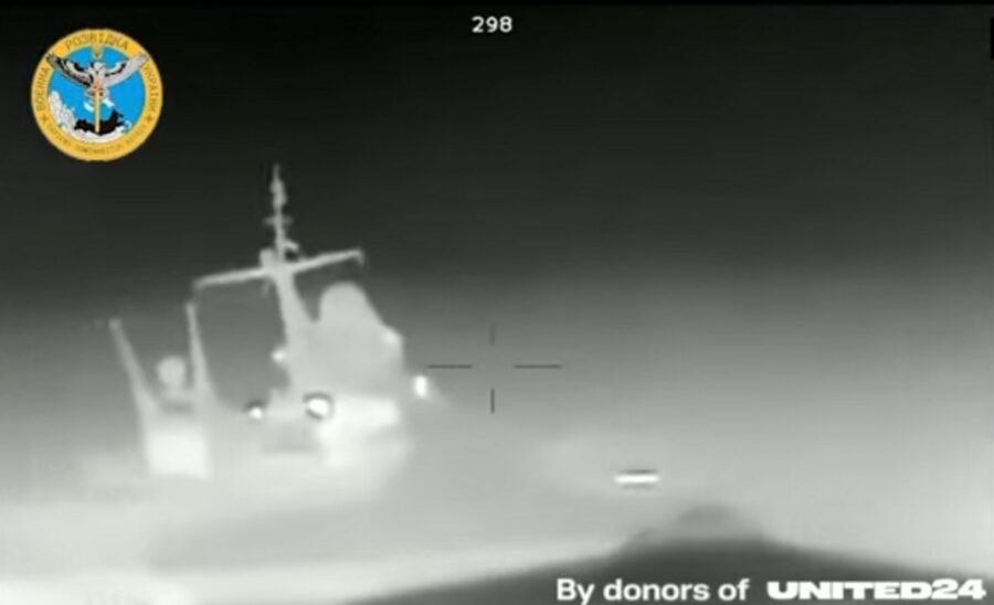 Українські морські дрони уразили два кораблі РФ класу «Василий Быков»