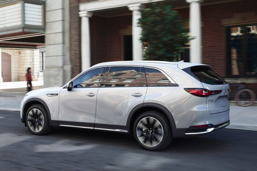 All about the Mazda CX-90 in Ukraine: a powerful 345-horsepower engine, one configuration