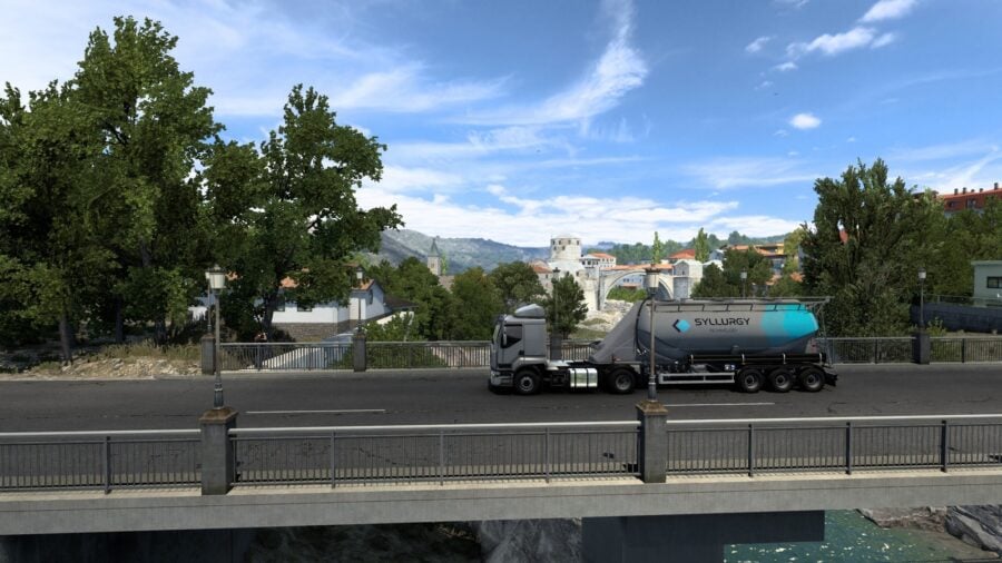 Euro Truck Simulator 2 - West Balkans: Away from Moscow!