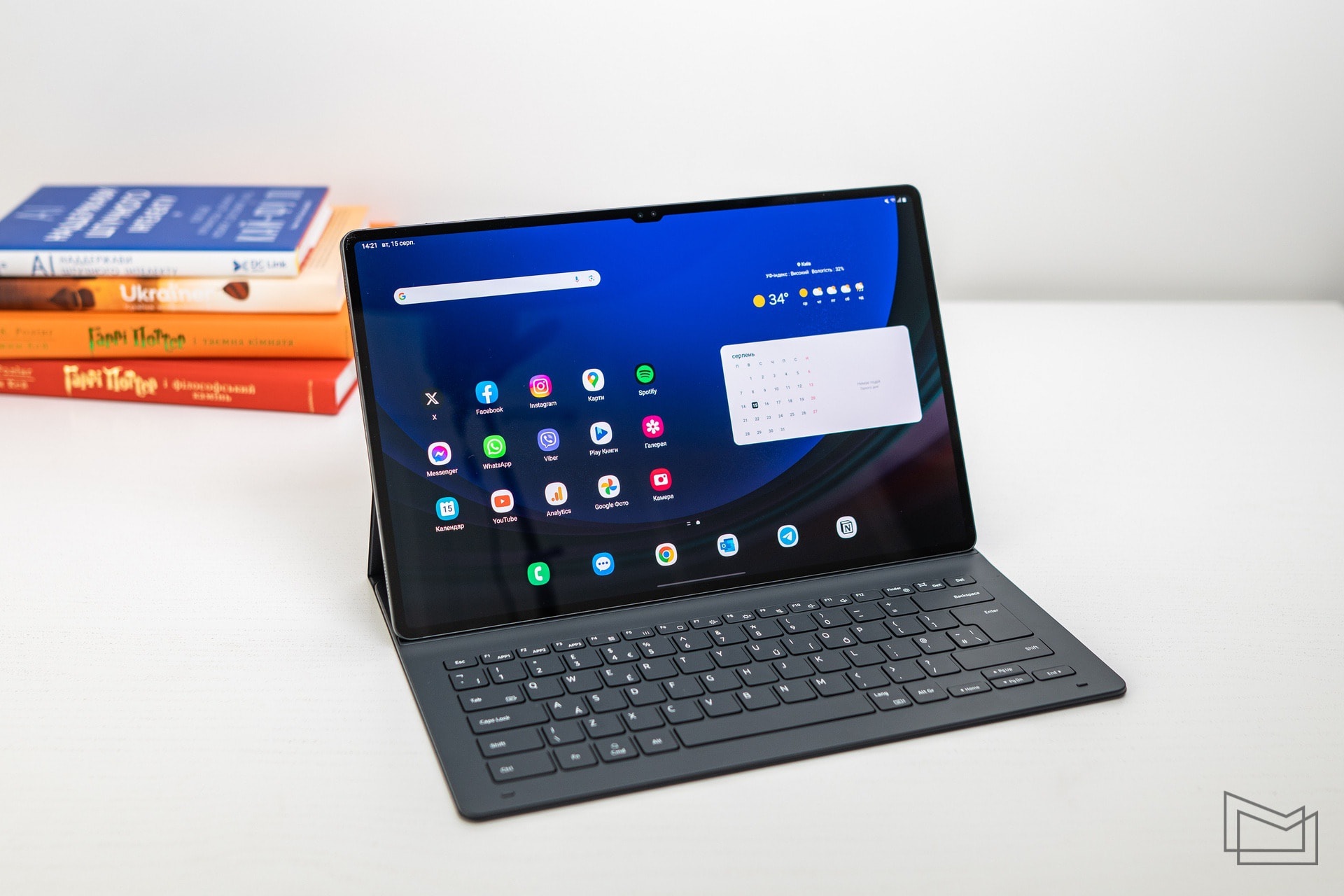 Samsung Tab S9 Ultra Hands-on: A Tablet Bigger Than Most Laptops