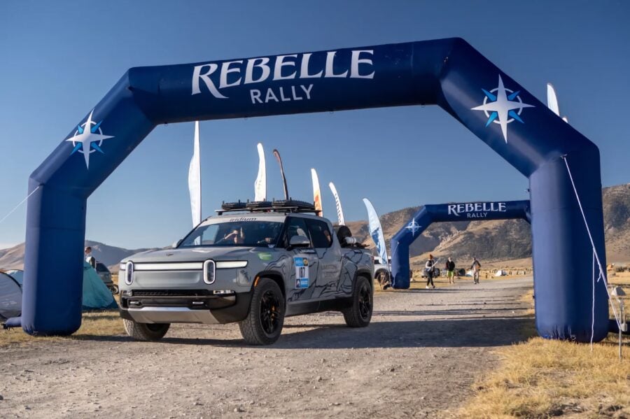 Rivian R1T посів перше місце в ралі Rebelle Rally, що стало важливою віхою для електромобілів у змаганнях по бездоріжжю
