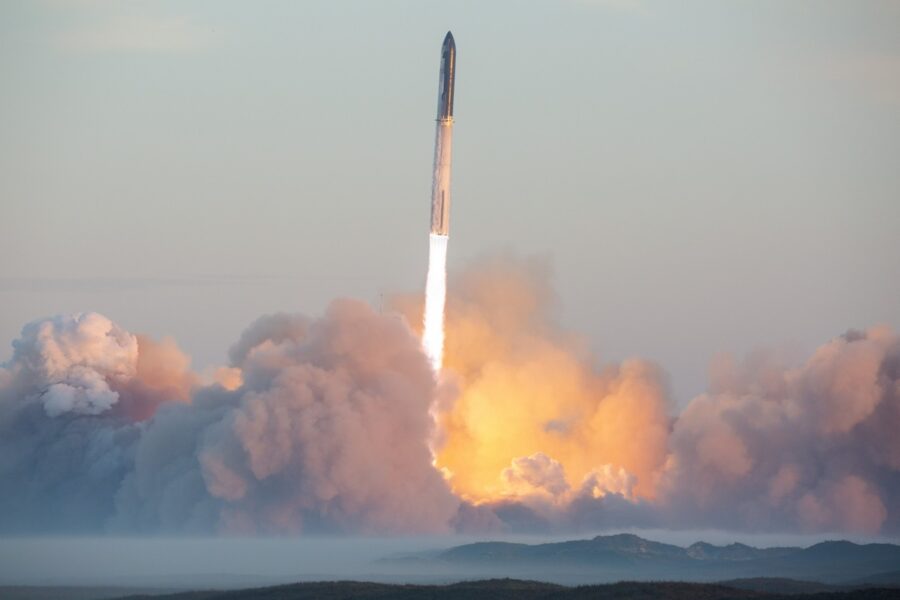 Друге орбітальне випробування SpaceX Starship знову закінчилося вибухом. Але цього разу корабель відпрацював краще