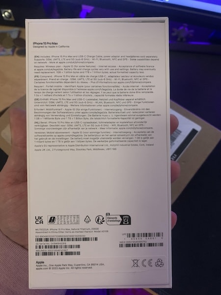 The iPhone 15 Pro Max smartphone ordered by a Reddit user turned out to be an Android fake