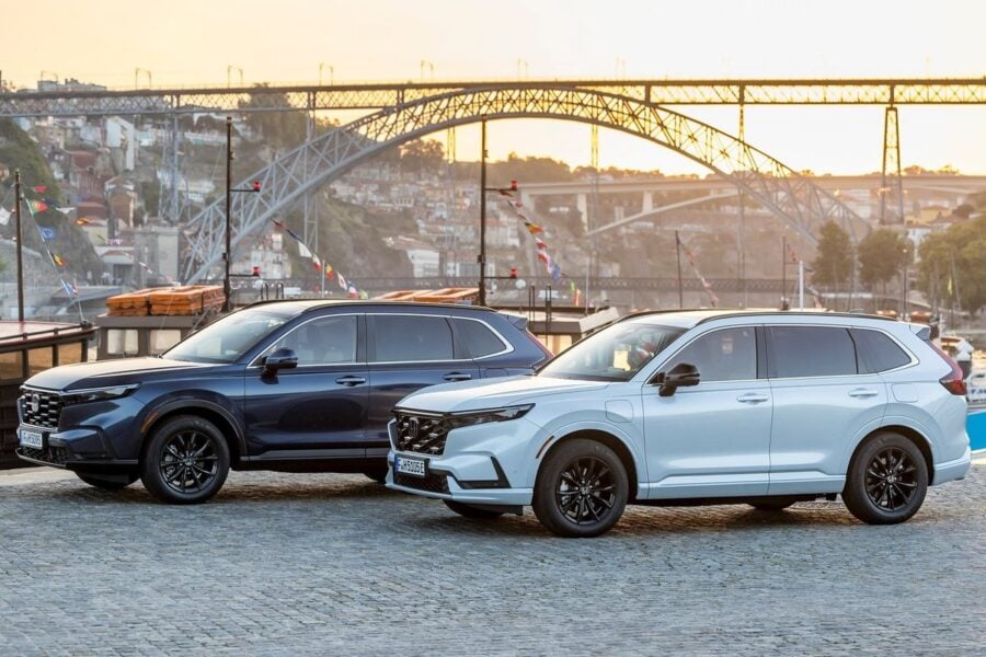 All about the Honda CR-V and Honda ZR-V in Ukraine: always a hybrid, one configuration, and a price of UAH 1.8-2 million
