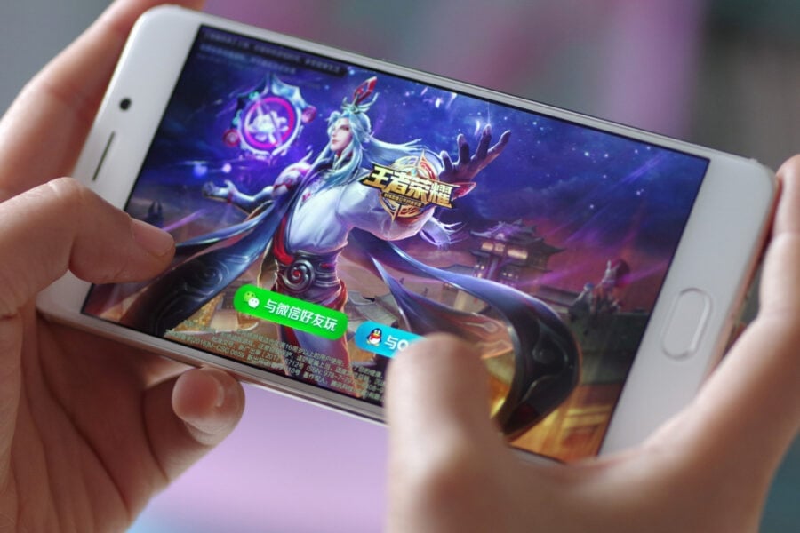 China restricts spending on video game rewards. The market lost almost $80 billion