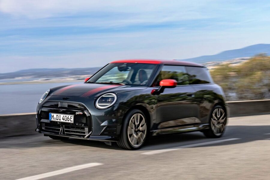 New “hot” electric hatchback Mini Cooper SE JCW Trim: like that, but not really