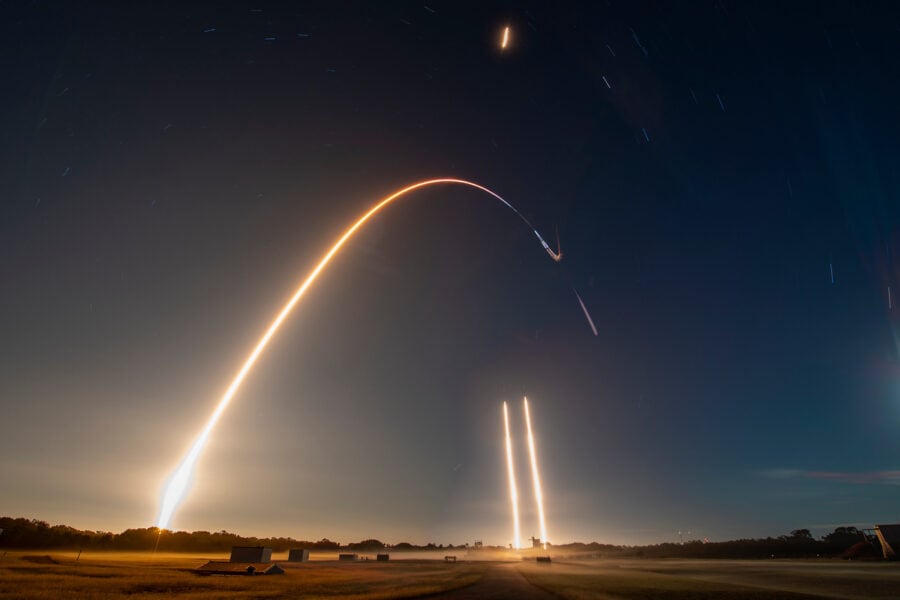 SpaceX нарешті запустила секретну місію USSF-52 з космопланом Boeing X-37B