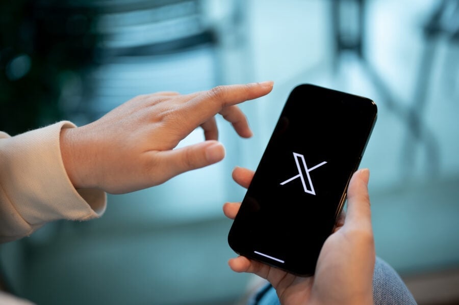 X запускає аудіо- та відеодзвінки для користувачів, у яких немає платної підписки