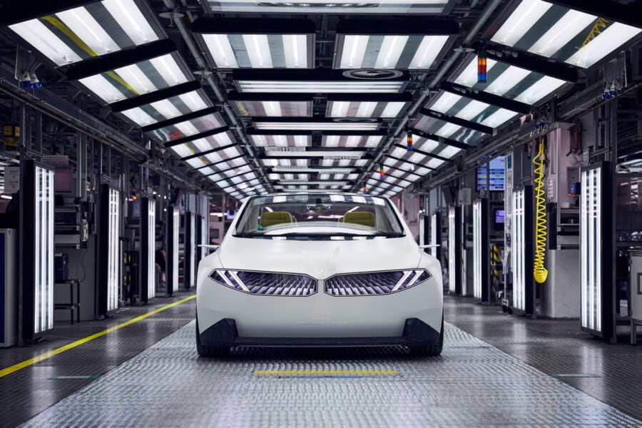 BMW invests more than $700 million in Munich plant to produce only electric vehicles