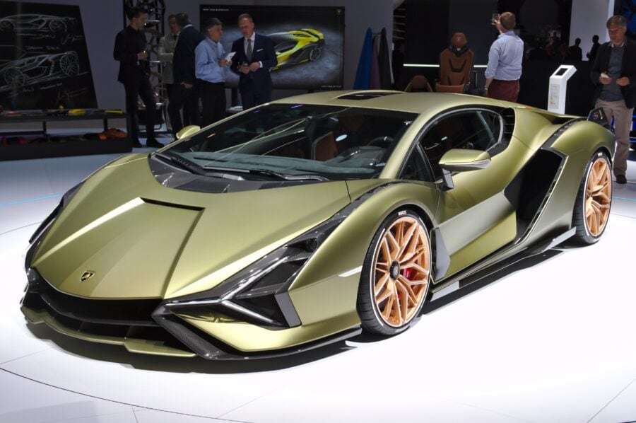 Lamborghini licenses new high-capacity organic battery technology developed at MIT