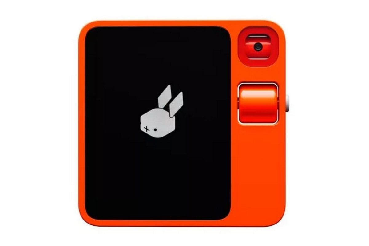 portable-mobile-ai-device-rabbit-r1-was-presented-at-ces-what-can-it