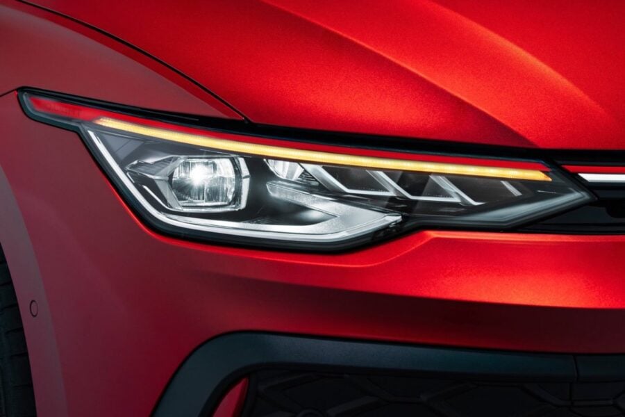 Updated Volkswagen Golf presented: new headlights, physical buttons, more power
