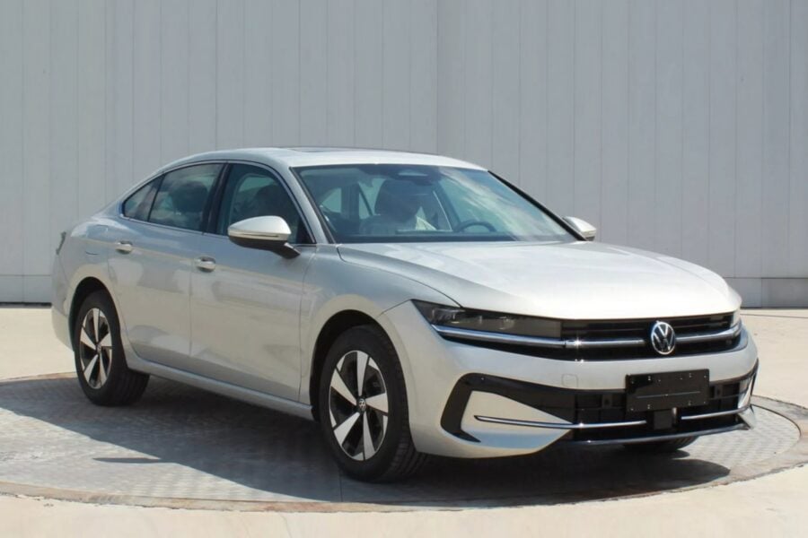The new Volkswagen Magotan is a Chinese version of the Passat sedan (if it existed)