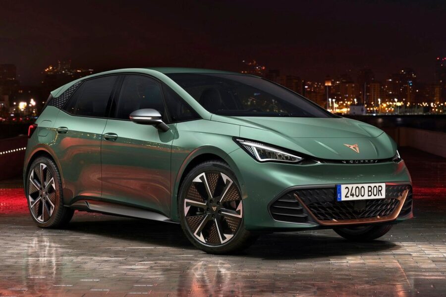 Electric hot hatches do exist: for example, the new Cupra Born VZ!