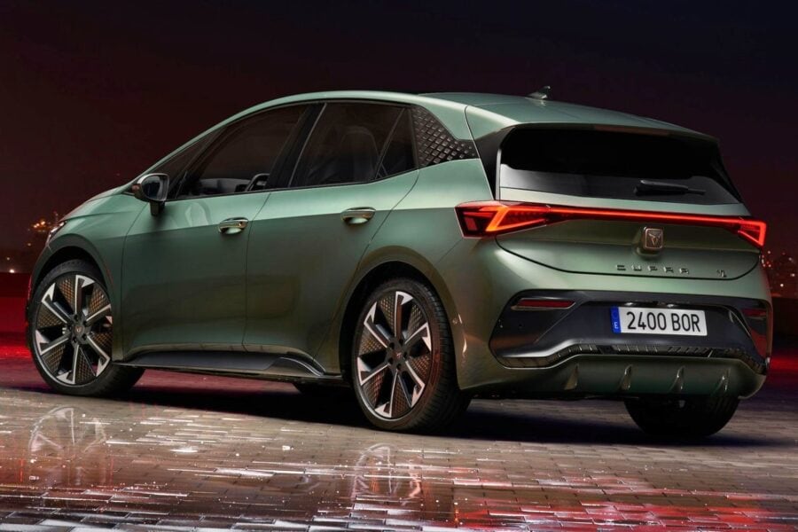 Electric hot hatches do exist: for example, the new Cupra Born VZ!