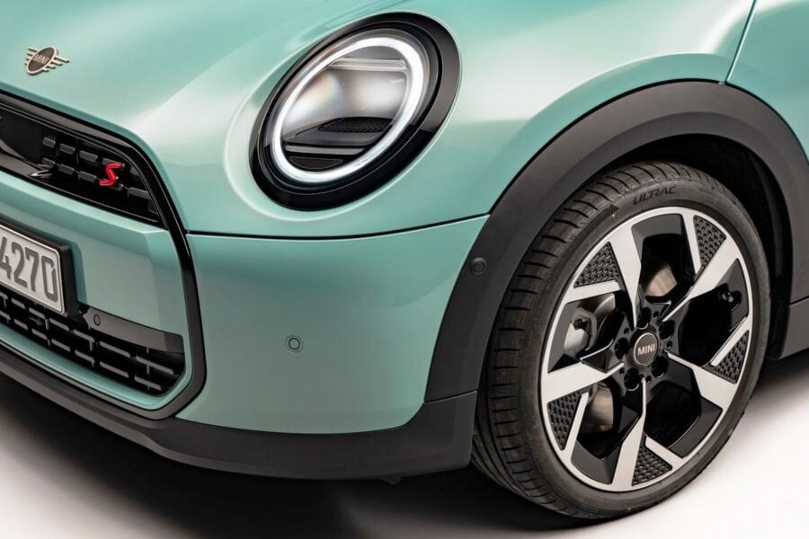 New MINI Cooper: there will be gasoline versions after all!