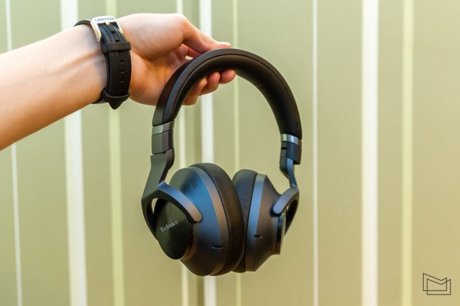 Lots of bass and a good price: review of Technics EAH-A800 wireless headphones