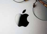 Серед продуктів, над якими розмірковують в Apple, є «розумні» окуляри, фітнес-кільце та навіть AirPods з камерами — Гурман
