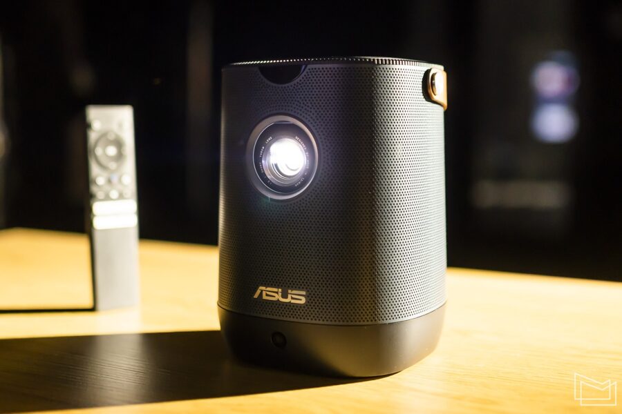 ASUS ZenBeam L2 review: portable projector with battery and Android TV