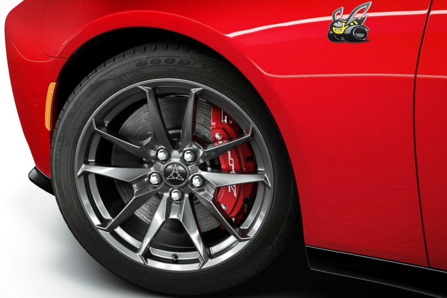 Зустрічаємо новий Dodge Charger: купе або седан, електро або бензин, але вже без V8