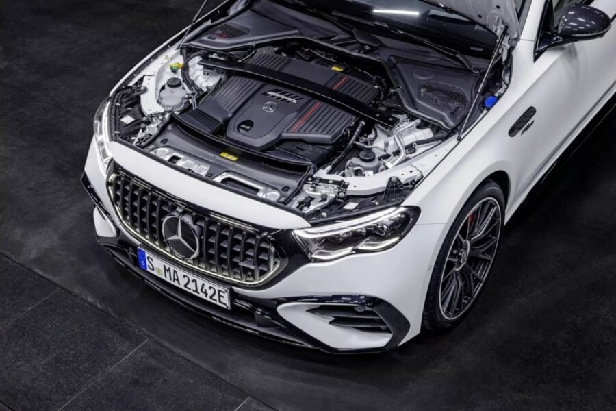 The Mercedes-AMG E53 is presented - a 612-horsepower hybrid that does "hundreds" in 3.8 seconds
