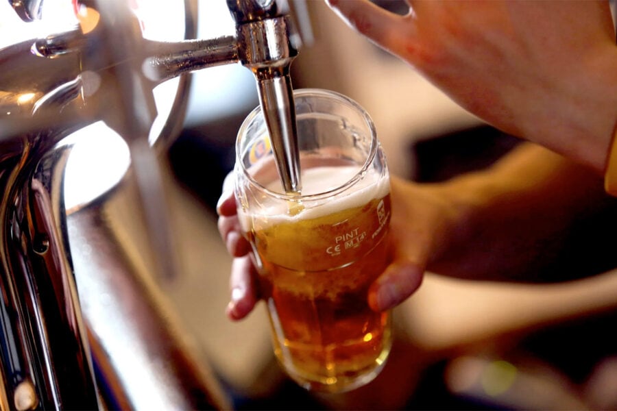 Scientists use artificial intelligence to make beer tastier