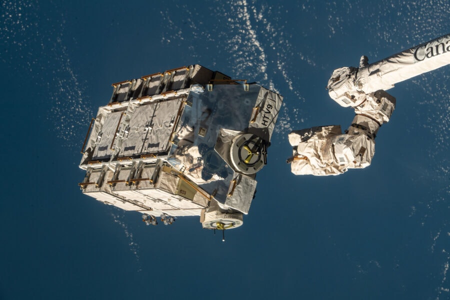 NASA investigates possible fall of debris from the International Space Station on a house in Florida
