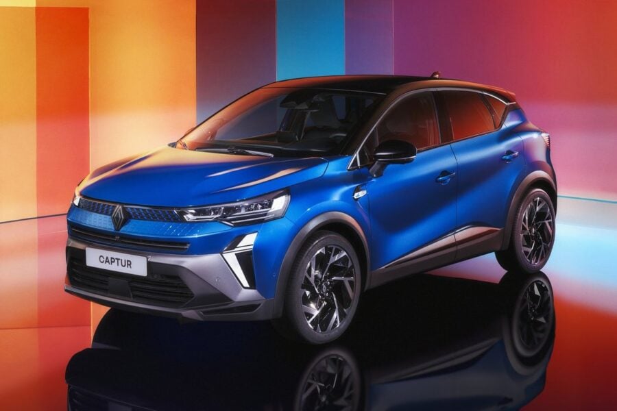 Renault Captur has been updated with a new "face" and display
