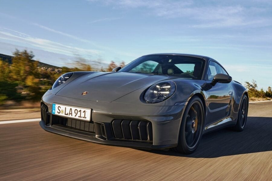 Дебют Porsche 911 Carrera GTS T-Hybrid: легенда вперше стала гібридною