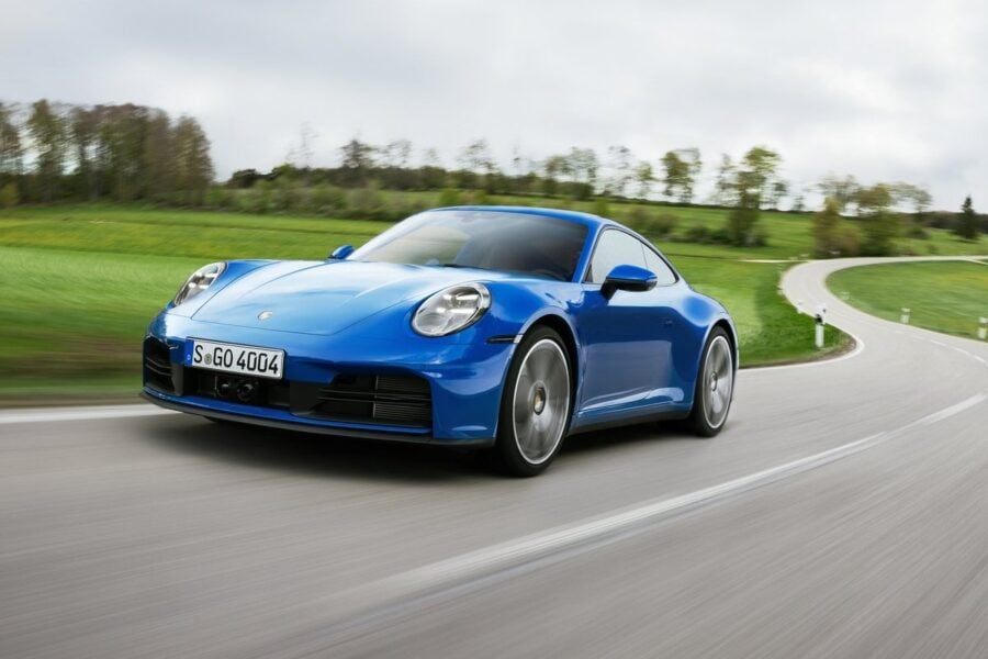 Debut of the Porsche 911 Carrera GTS T-Hybrid: the legend became a hybrid for the first time