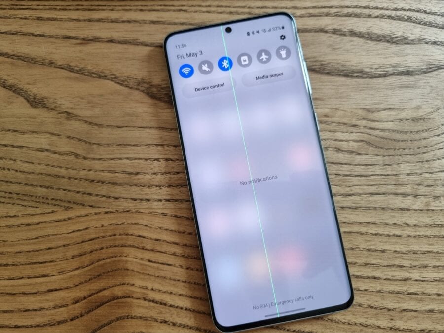 На екранах смартфонів Samsung Galaxy з'являються зелені смуги: чи можна це виправити?