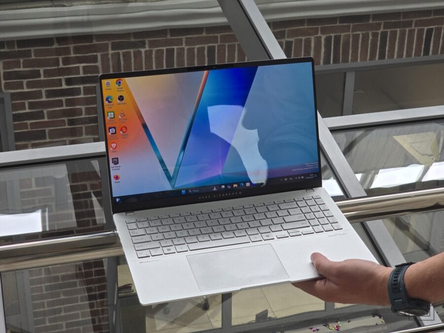 Воно працює! Vivobook S 15 – перші враження від ноутбука ASUS з ARM-процесором Snapdragon X Elite