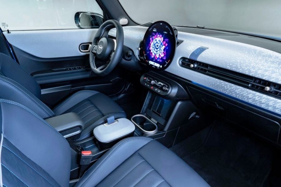 Maxi-mini: the 5-door hatchback MINI Cooper is presented