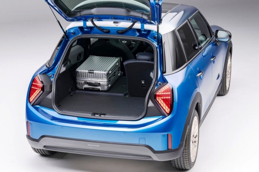 Maxi-mini: the 5-door hatchback MINI Cooper is presented